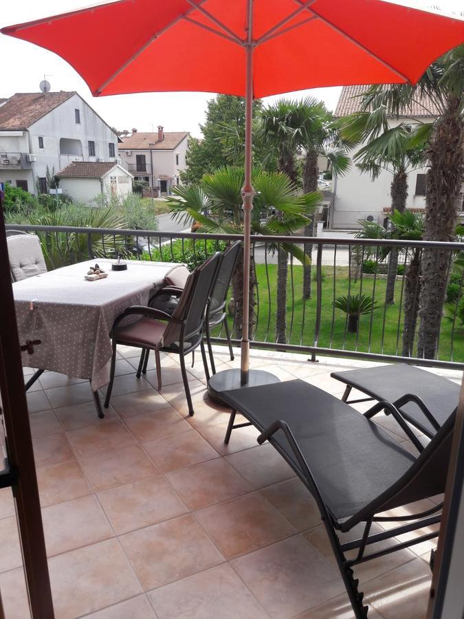 Apartments Palm View Rovigno Esterno foto